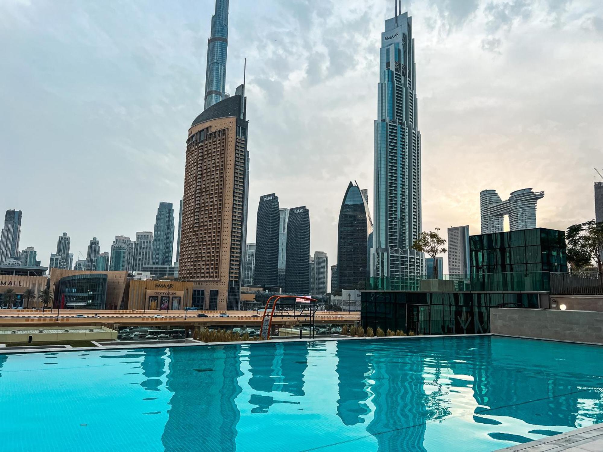 Stunning Burj View Dubai Mall Access Infinity Pool Apartment Bagian luar foto