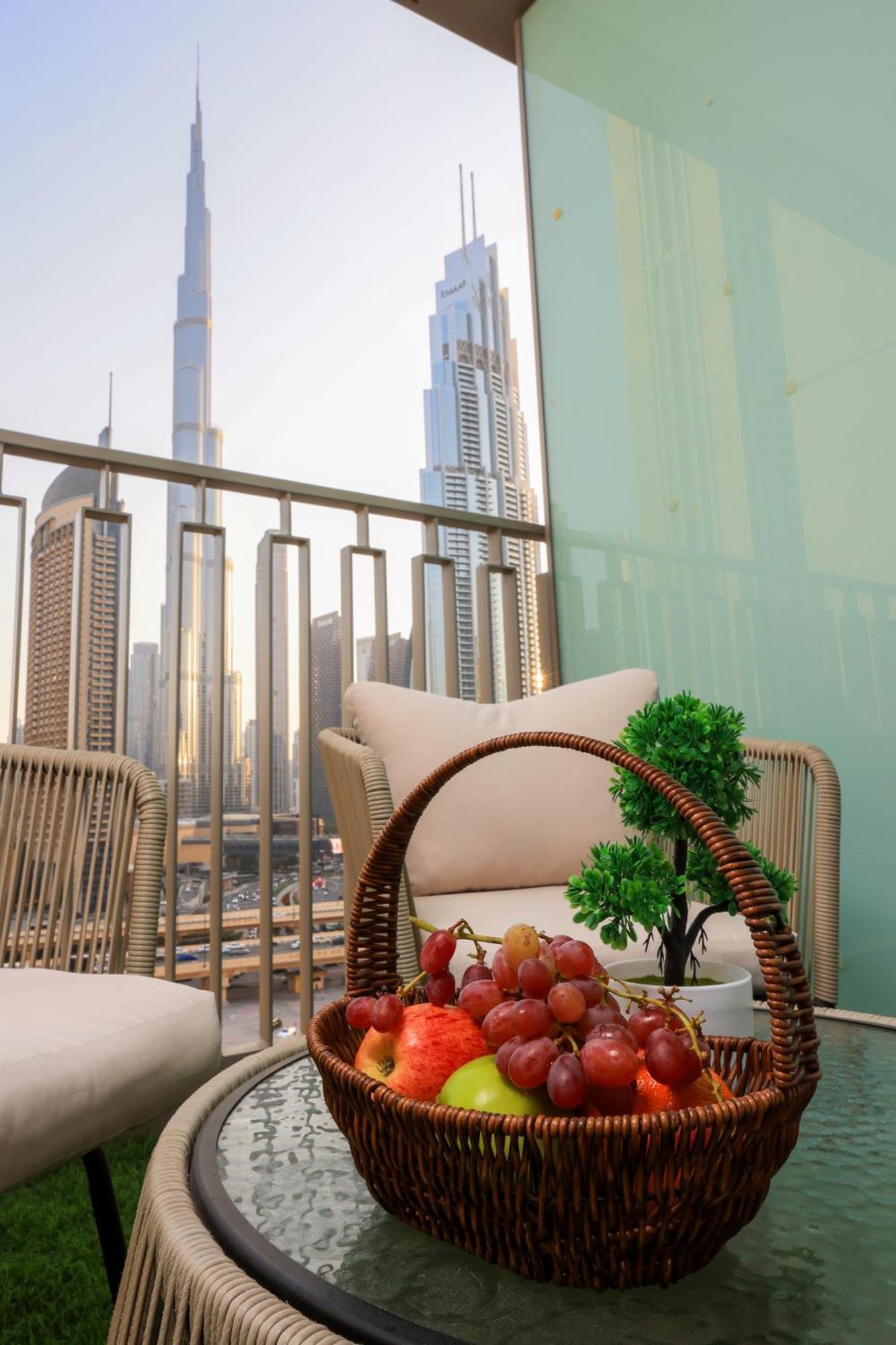 Stunning Burj View Dubai Mall Access Infinity Pool Apartment Bagian luar foto