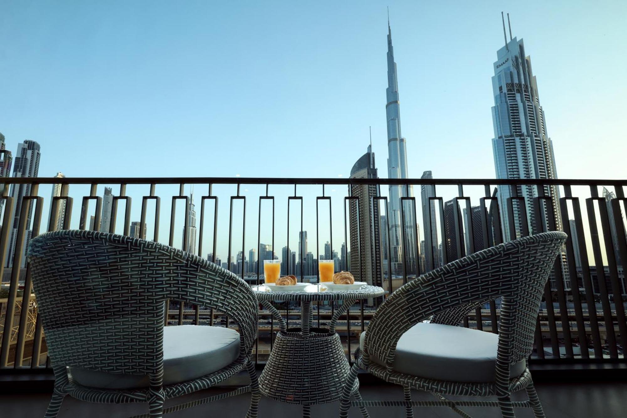 Stunning Burj View Dubai Mall Access Infinity Pool Apartment Bagian luar foto